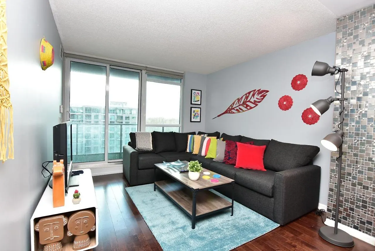 Downtown Condo, Free Parking & Amenities Toronto