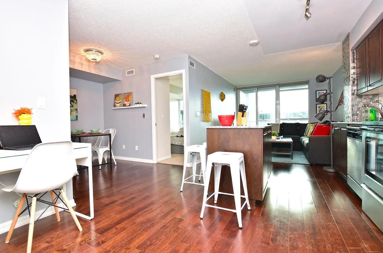 Downtown Condo, Free Parking & Amenities Toronto Canada