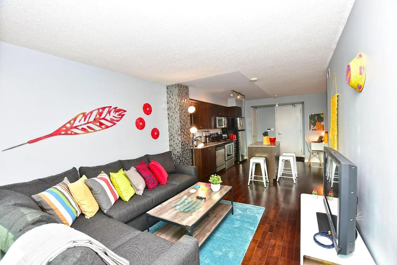 Downtown Condo, Free Parking & Amenities Toronto Apartment