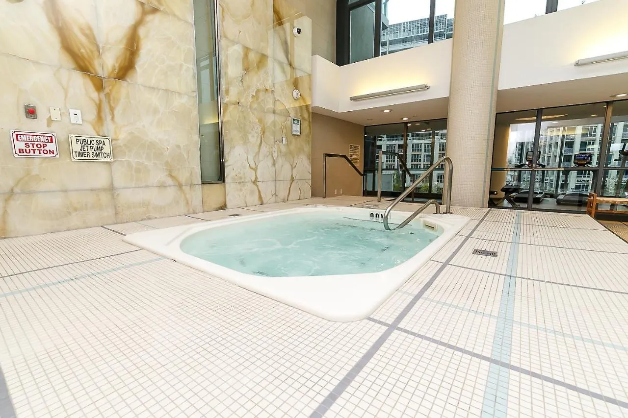 Downtown Condo, Free Parking & Amenities Toronto Apartment
