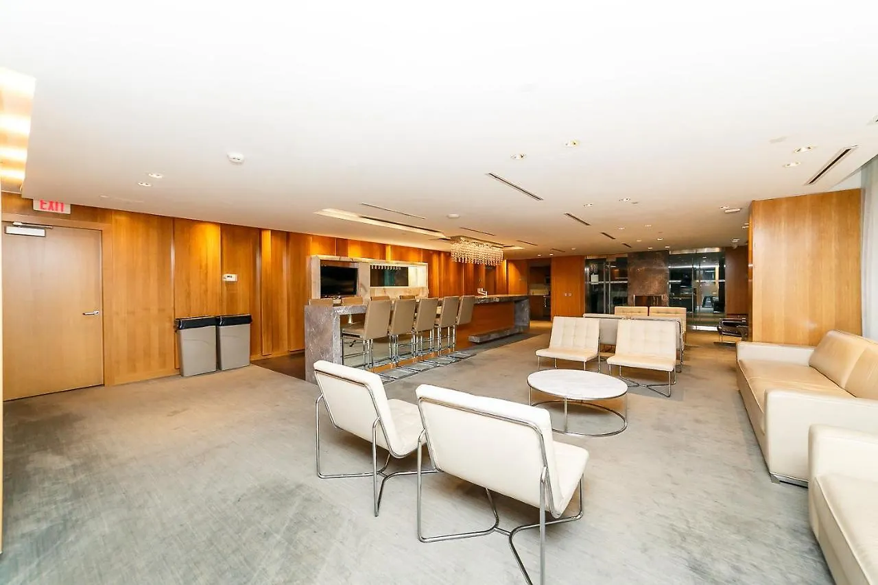 Downtown Condo, Free Parking & Amenities Toronto