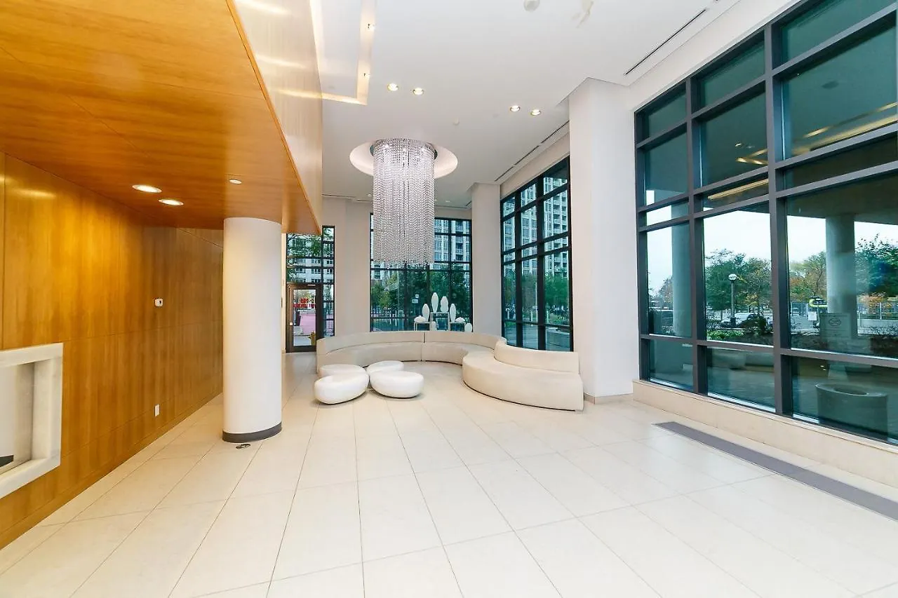 Apartment Downtown Condo, Free Parking & Amenities Toronto