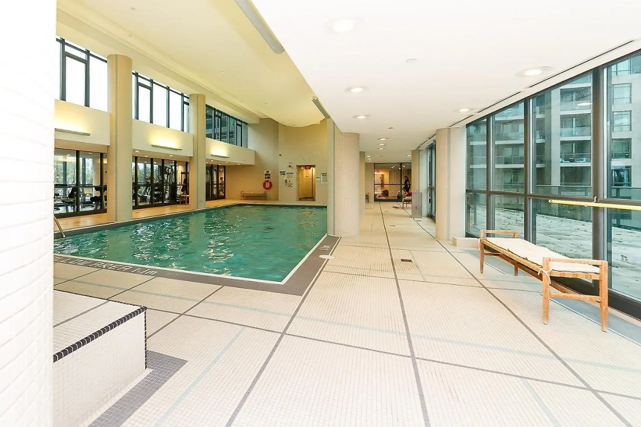 Downtown Condo, Free Parking & Amenities Toronto Apartment