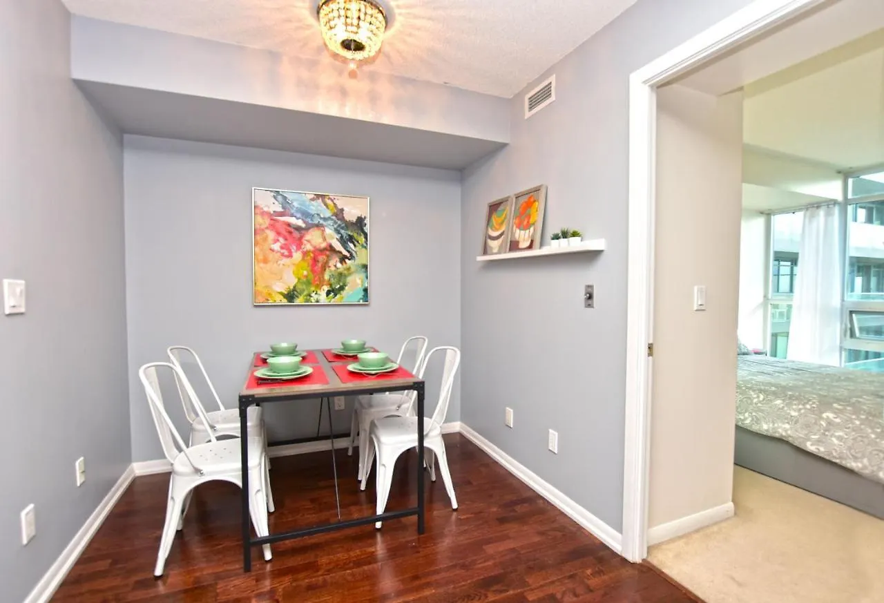 Downtown Condo, Free Parking & Amenities Toronto