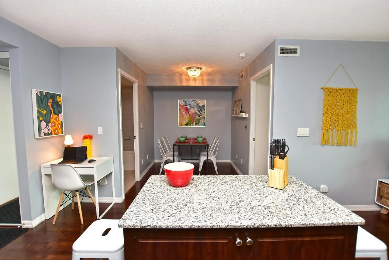 Apartment Downtown Condo, Free Parking & Amenities Toronto